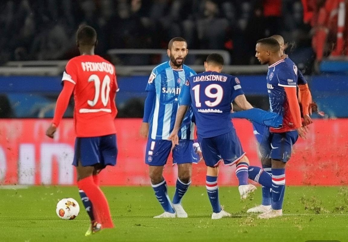 巴黎日尔曼VS亚眠：三叉戟对防线，梅西内马尔关键对决